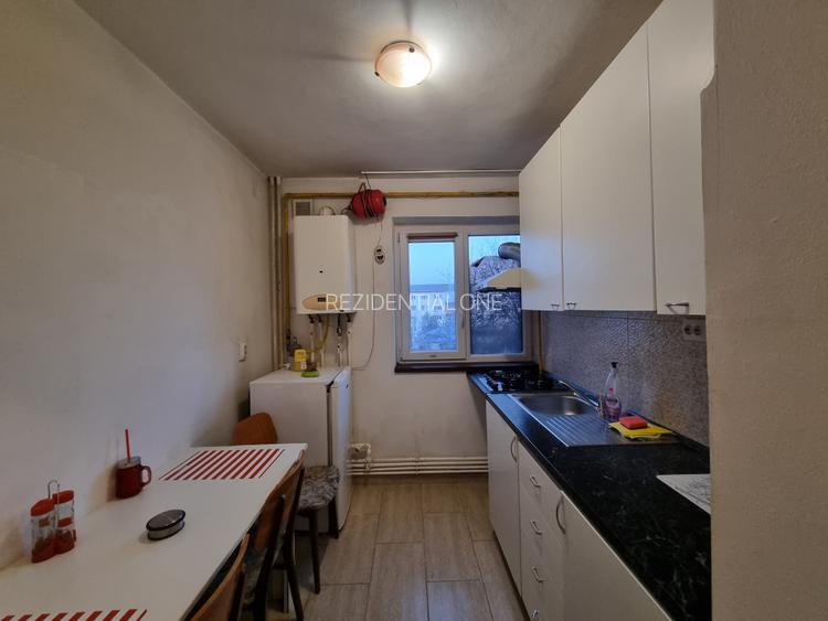 Ultracentral- 2 camere decomandate-ideal investiție- etaj intermediar - 4