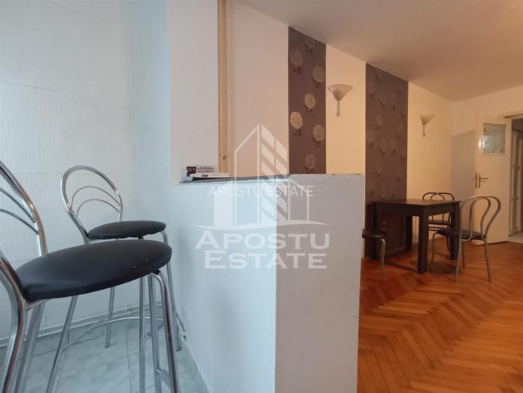 Apartament o camera decomandat zona Take Ionescu - 3
