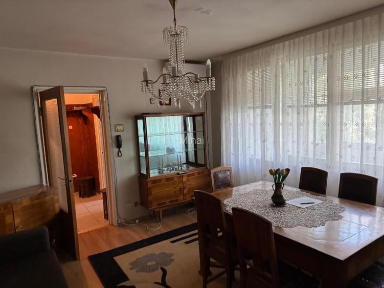 Se vinde un apartament de 3 camere in zona Obor, pe strada Masina de Paine - 15