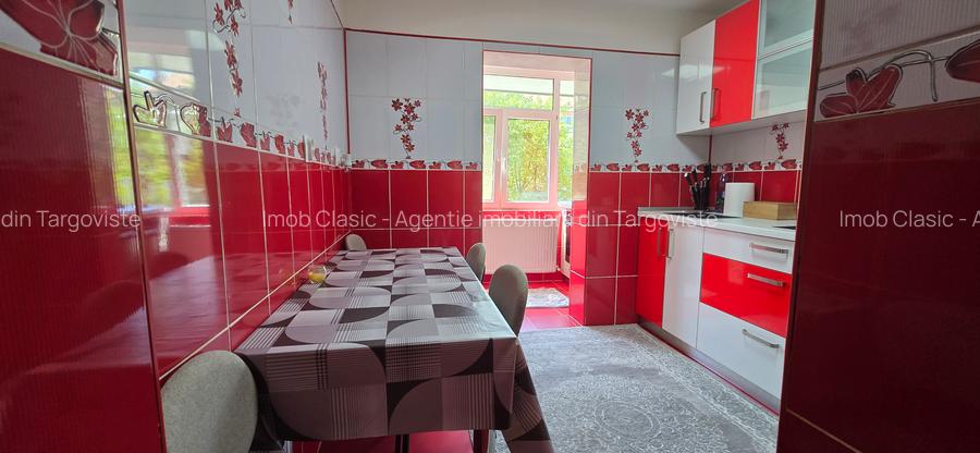 Micro  3 Târgoviște,  vânzare apartament 3camere, Etaj 1 - 27