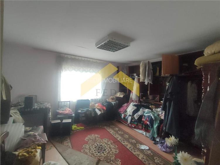 Casa la sol de vanzare in orasul Santana - 12