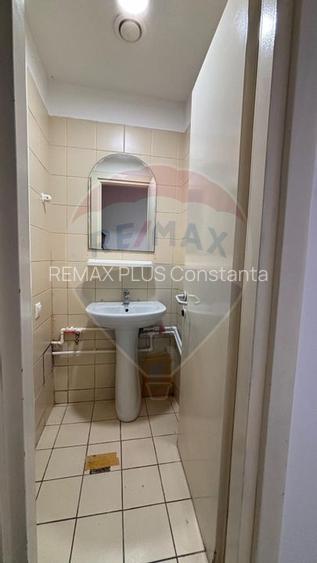 Spațiu comercial de închiriat vis-a-vis de Primaria Mangalia-87mp - 9