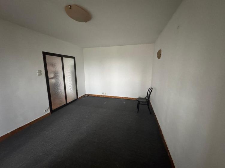 Apartament de 2 camere Mihai Bravu - Decebal - Piața Muncii (cu loc de parcare)