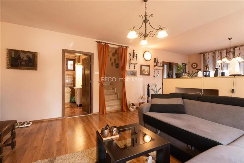Casa P+M cu 4 camere+living+loc de luat masa in Santion - 4