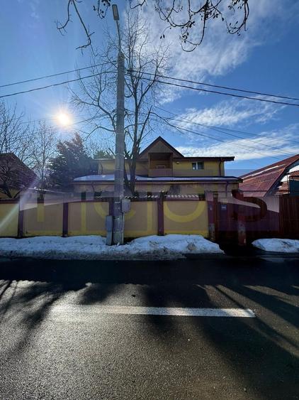 VANARE CASA | 150 MP LOCUIBILI | TEREN 400 MP | PANOURI FOTOVOLTAICE 8 KW | - 2