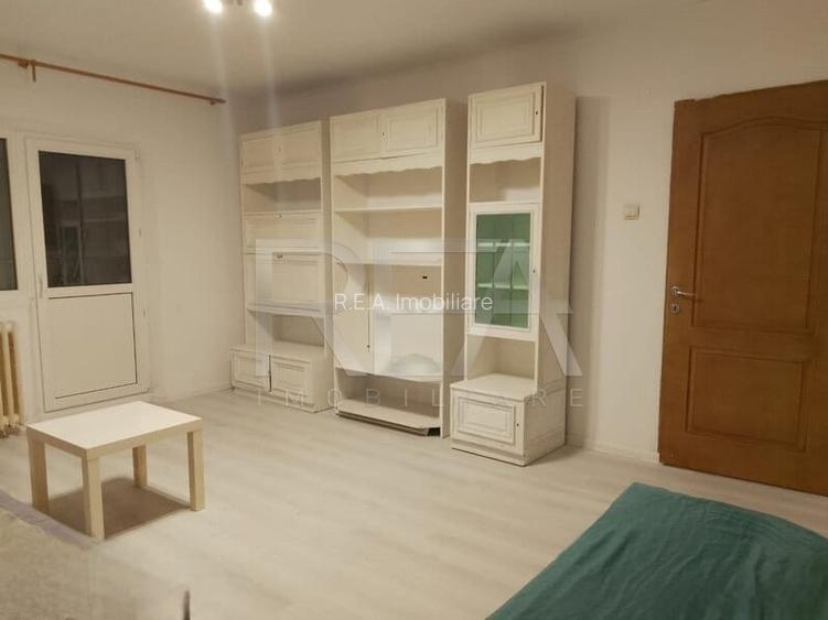 3 camere Unirii decomandat, inst. schimb., et. 2, an 1991, 76 mp - 2