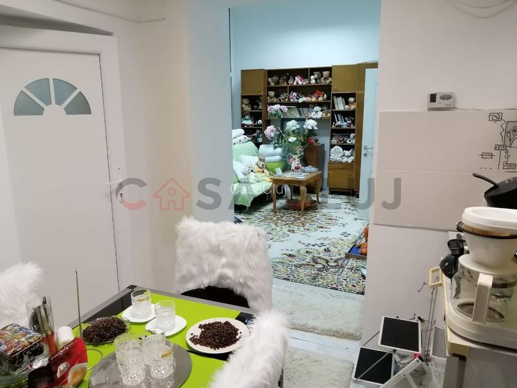 3 Camere curte si loc de parcare, langa Primarie - 8