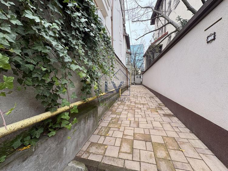 VANZARE VILA 7 CAMERE P+M | ZONA HERASTRAU - 2