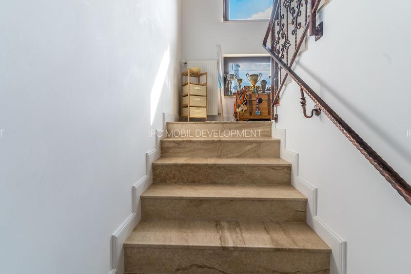 Proprietate deosebita cu piscina, Gadalin - 11