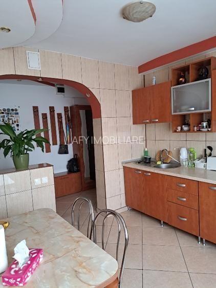 De vanzare apartament 4 camere 96 mp, Zona 13 Septembrie - 6