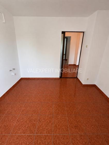 Apartament 4 camere, centrala termica, Bragadiru central, aproape de Primarie - 7