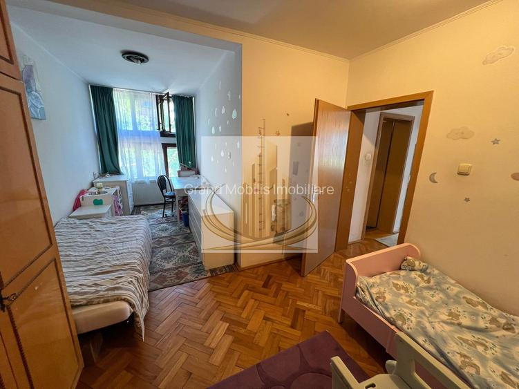 Casă spațioasă cu 2 apartamente, acces din 2 străzi – zona Lipovei - 4