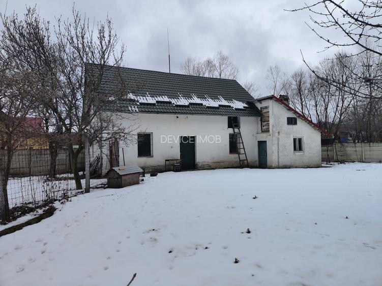 Casa singur in curte Vulcan -Central - 2