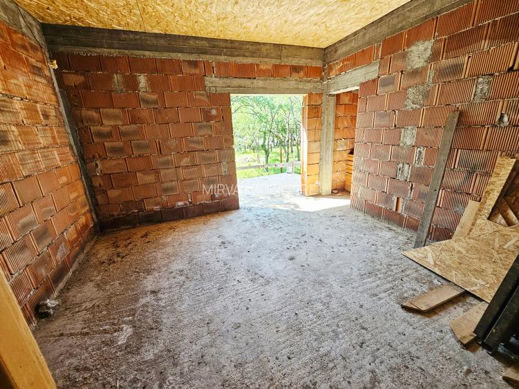 Casă la roșu cu 4 camere, 122 mp utili, teren 465 mp – Băicoi - 33