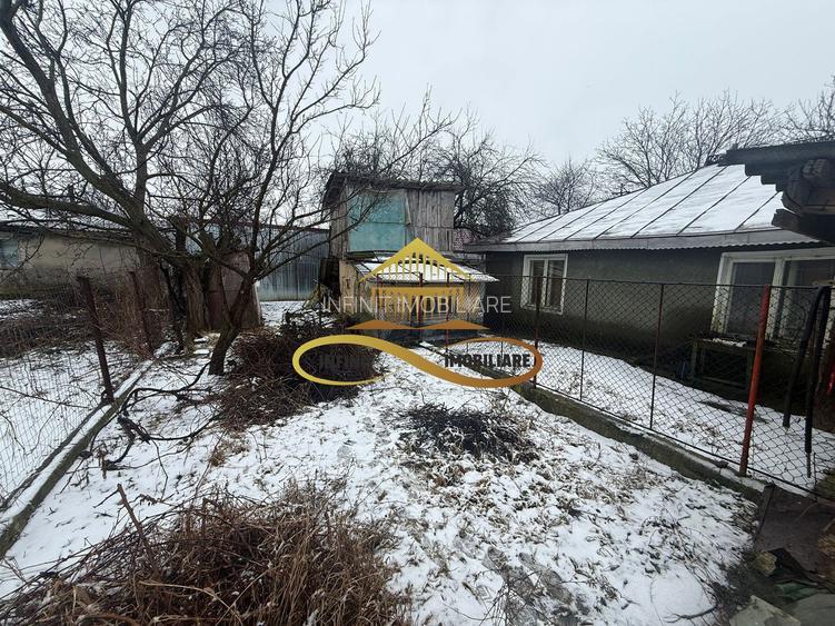 Casa batraneasca cu teren de vanzare in Lilieci Bacau - 3