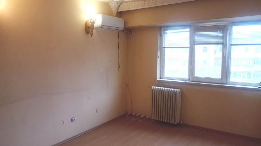 Apartament 2 camere decomandat, 55 MP, CT, et. intermediar, la bvd. Dacia