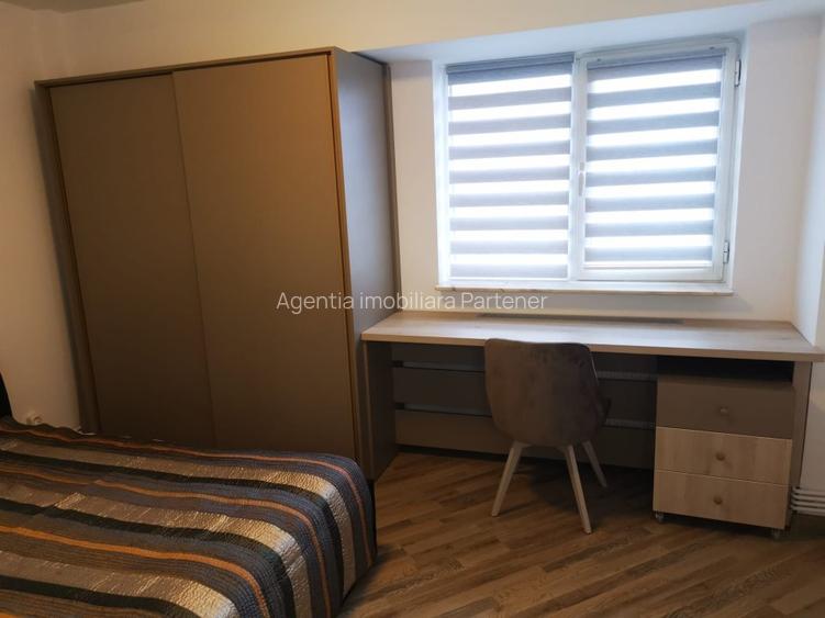 Apartament 3 camere, Central, mobilat, totul nou - 19