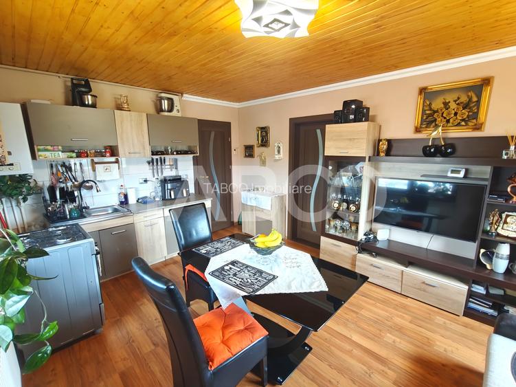 Apartament 2 camere cu balcon de vanzare -complet mobilat - COMISION 0 - 5