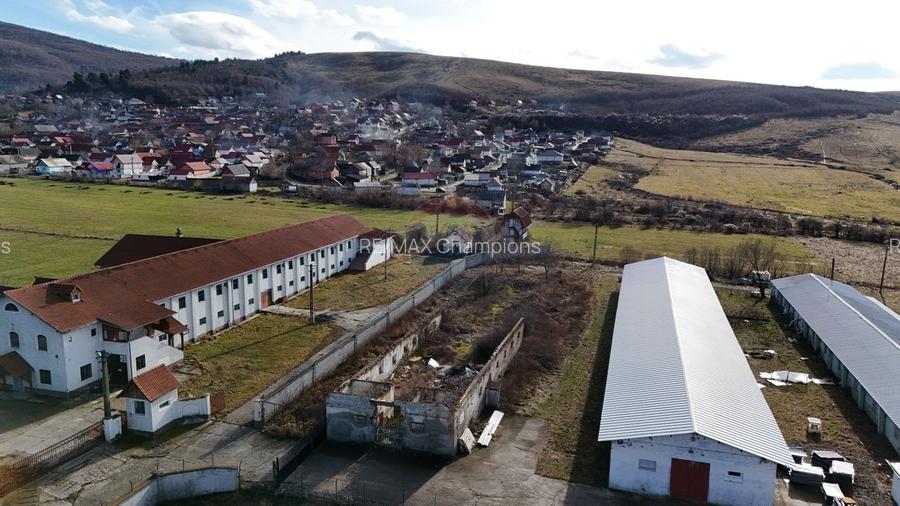 Teren intravilan 1.729 mp + hală parțial demolată | Teliu I Comision 0 - 10