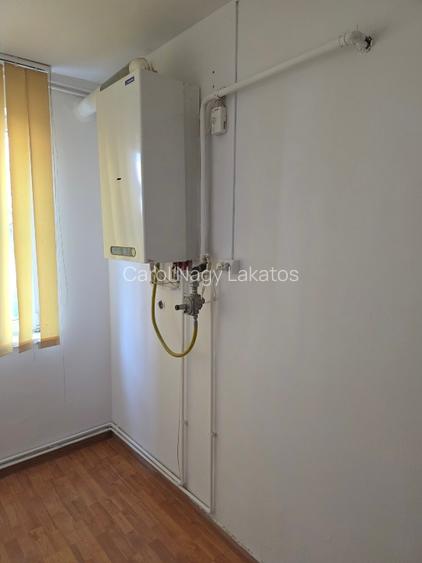 Apartament cu 2 camere , ultracentral , bun pt birouri in orasul Baraolt - 4
