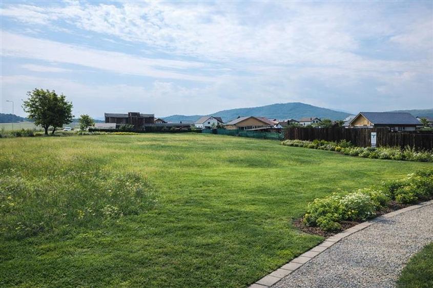 Casa eleganta pe 2 nivele, la 15 minute de Brasov, DJ 112A, finalizata la cheie