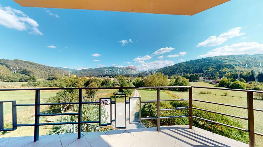 Pensiune în funcțiune | 10 camere | Teren 4.000 mp | Brădet – Săcele