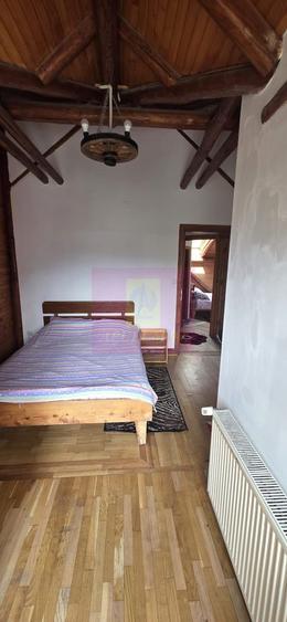 Cabana cu 4 camere de vanzare in Sinaia