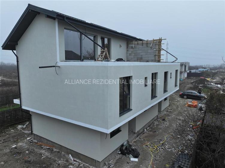 | Strada Astrelor | 500 de metri de Sos. Oltenitei | Vila tip duplex - 2