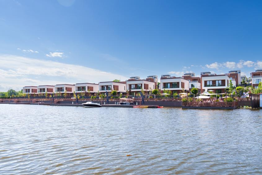 Ansamblu finalizat de vile la Snagov- deschidere spre lac, ponton privat, - 11