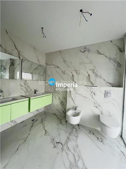 Persoana fizica de vanzare doua VILE DE LUX cu vedere la lac CORBEANCA - 12