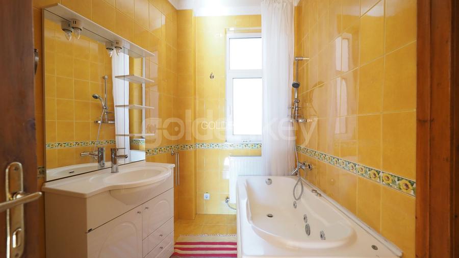 Vila nemobilata cu 4 camere si curte proprie - 10