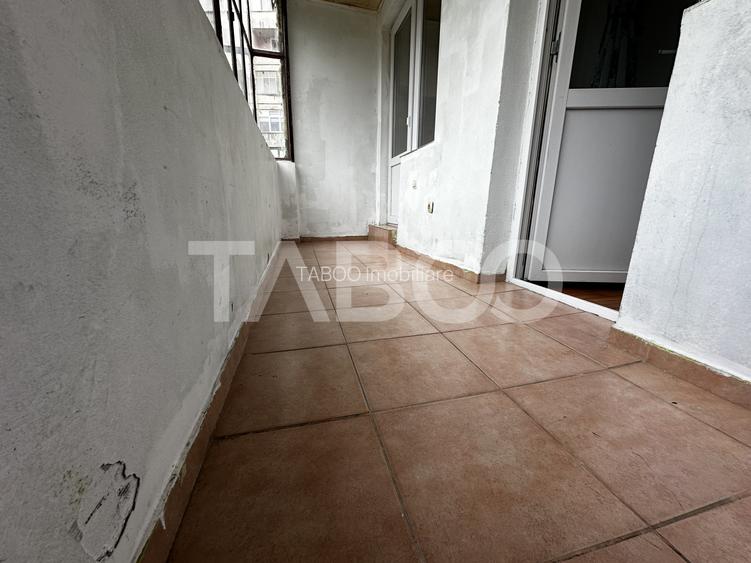Apartament de vanzare 2 camere decomandate Mihai Viteazu etaj 1 - 7