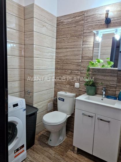 Calea Calarasilor, bloc 2020, Decebal, P-ta Muncii - 9