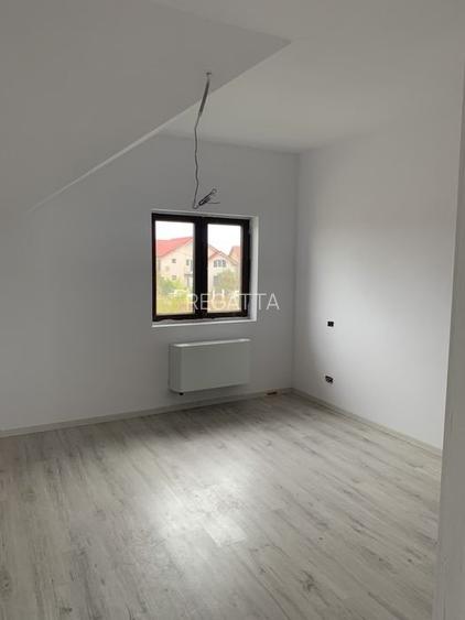 Vila cea mai ieftina tip Duplex * Vedere la Lac * Laguna Albastra * - 7