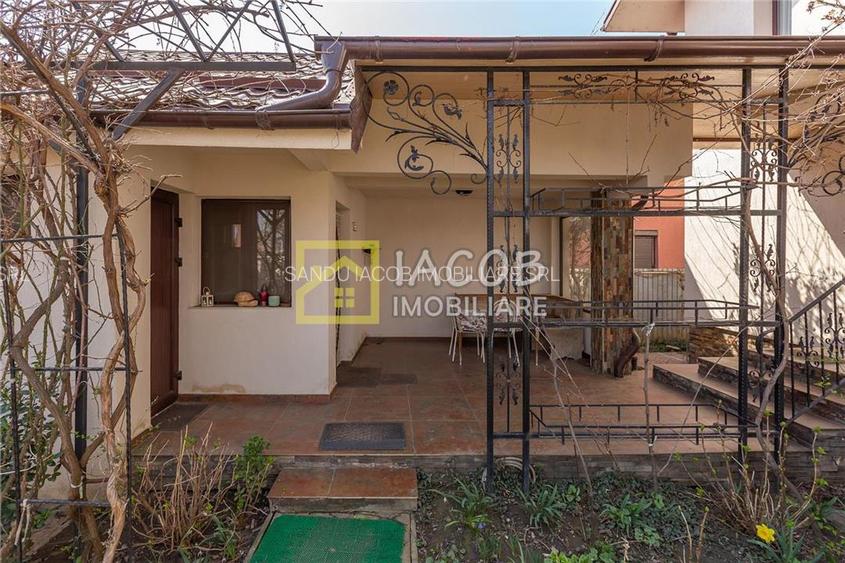 Vila Duplex cu 10 camere, cartier Serbanesti, Bacau - 2