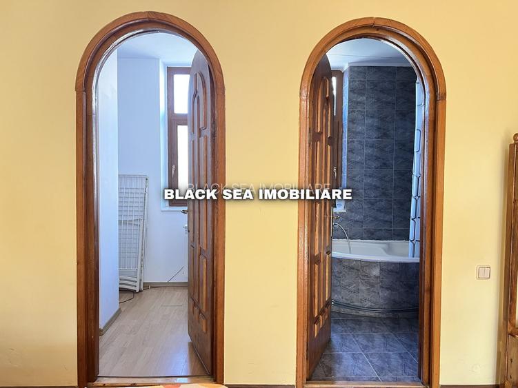 Vila 7 camere D+P+1+M - 2 Garaje - 50m de plaja - Zona centrala - 13