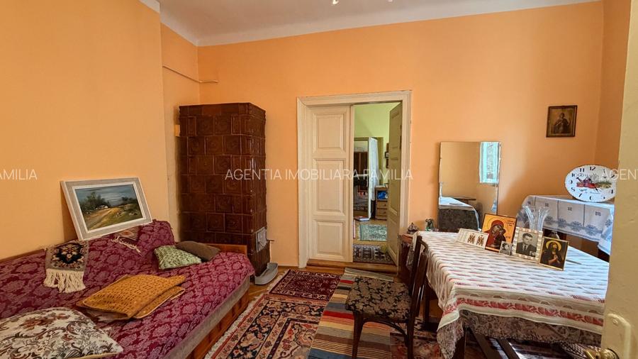 Casă boierească cu 4 camere in Galati, Zonă Piața Centrală, - 2