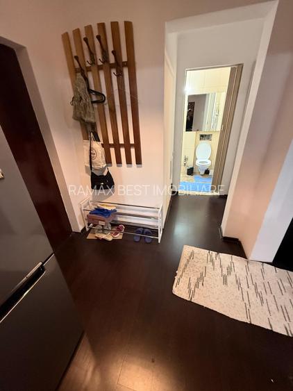 ristor 3 minute metrou - Retras de la bulevard, liniste- Decomandat - 3