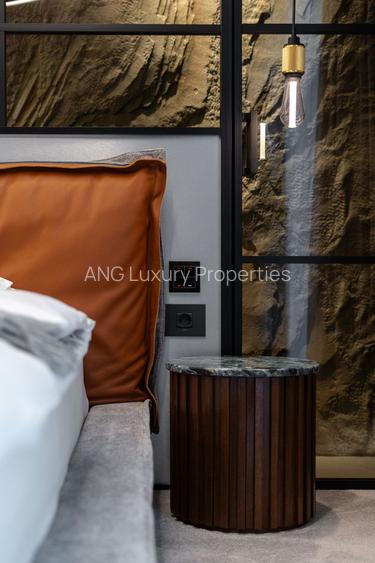 Vila Care Iti Aduce Acasa Visul Cu O Piscina Suspendata - 37