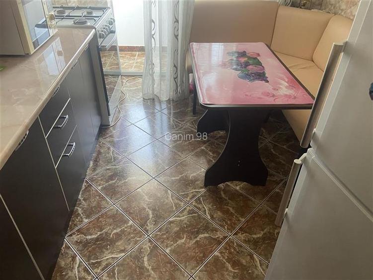 Apartament 3 camere , zona centrala -Inspectoratul Scolar ,decomandat , 68 mp ut - 7