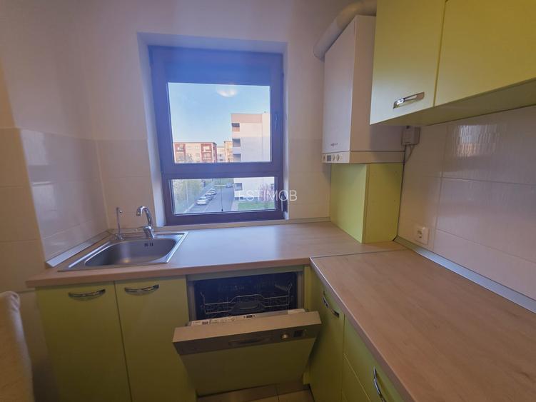 Inchiriez 2 camere decomantat pet friendly Tractorul zona Mega Image - 7