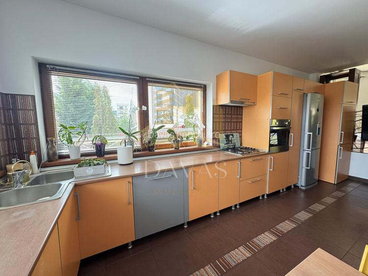 Vila de închiriat | 220mp utili | 300mp teren | Jacuzzi | Buna Ziua | 5 camere - 11