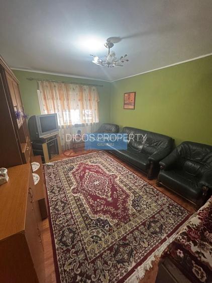 Apartament 4 camere de vânzare – zonă Școala 8 - 13