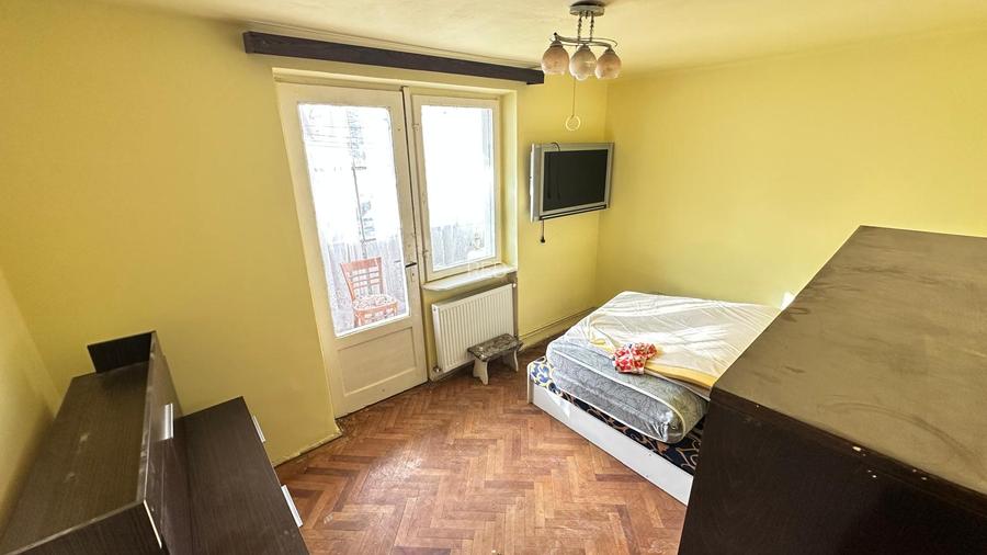 De vanzare 2 camere decomandat etaj 1 cu centrala Complex Studentesc - 2