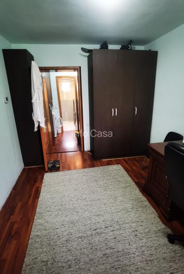 De inchiriat 3 camere - 4