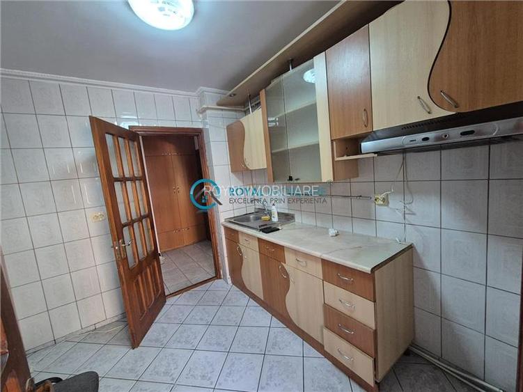 Royal Imobiliare - Vanzare apartament 3 camere zona Malu Rosu - 8