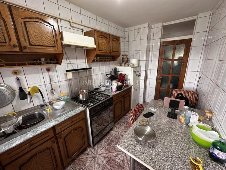 Vanzare Apartament 4 camere modificat in 3 CETATE M-uri vedere Parc 2 bai 2 balc - 11