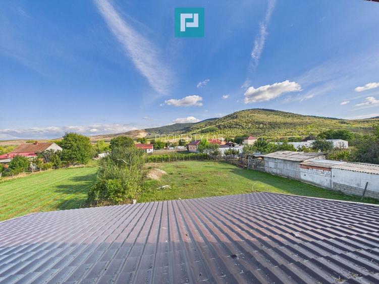 Casă cu panoramă spre dealurile Șiriei - 17