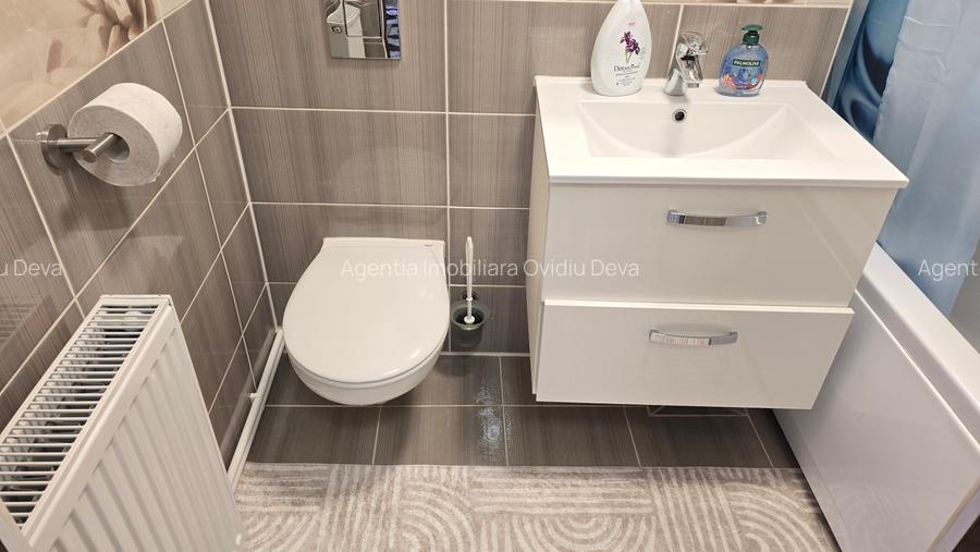 Inchiriez apartament 3 camere decomandat in Deva, zona ultracentrala (I. Maniu), - 4