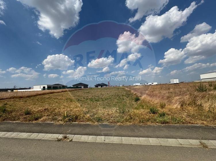 Teren intravilan de 573 m² cu utilități – gata pentru construcție! - 7